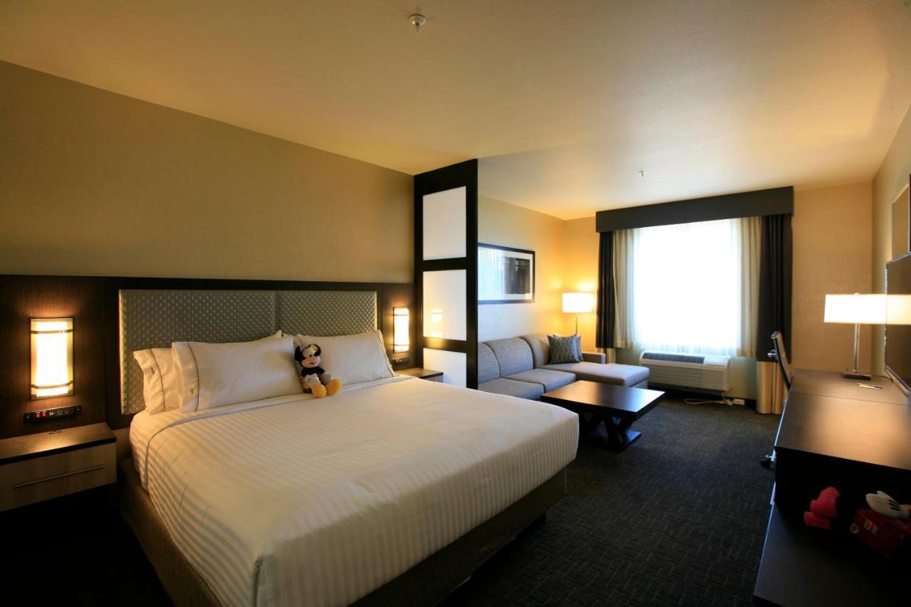 Holiday Inn Express & Suites Anaheim Resort Area By Ihg Exterior foto
