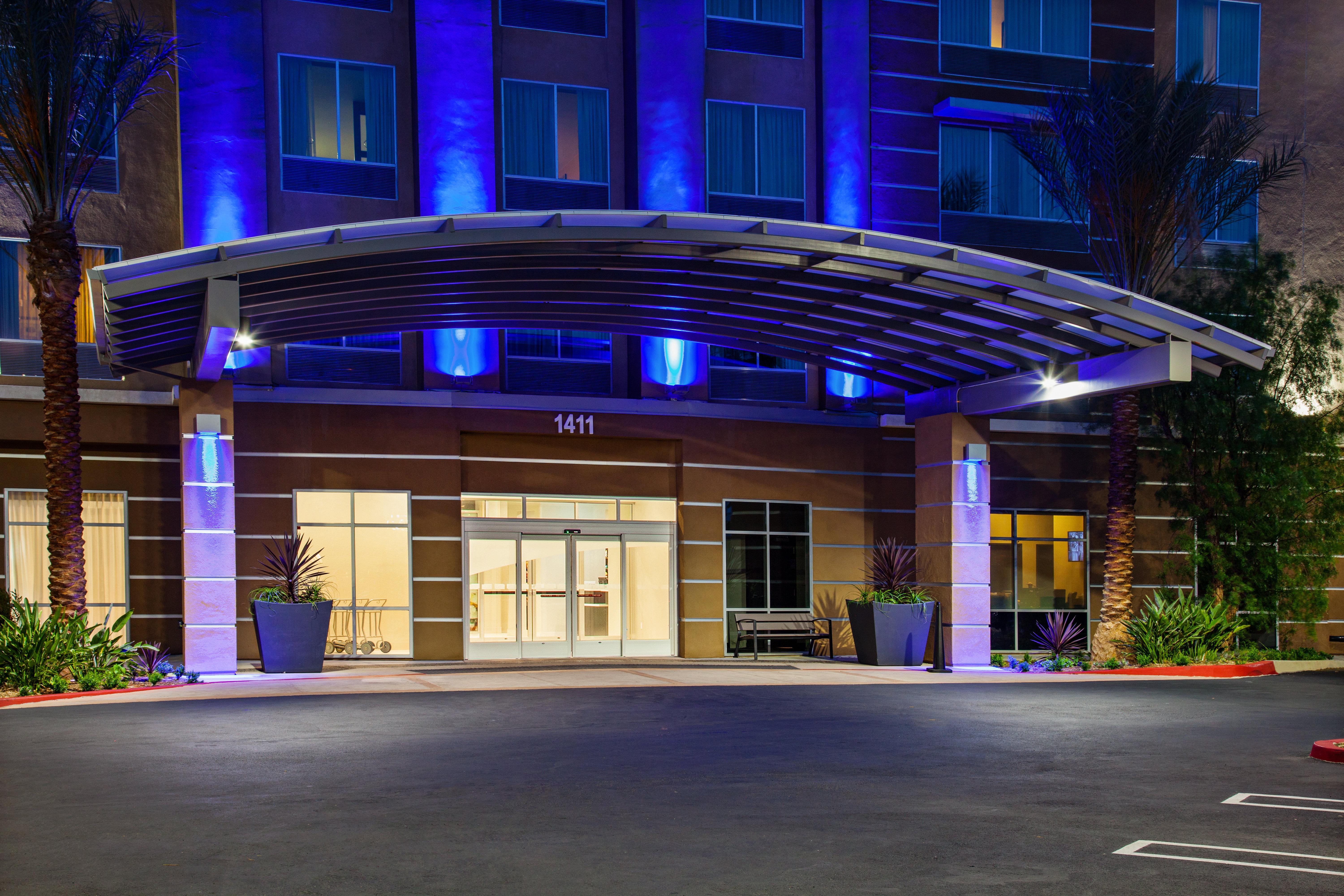 Holiday Inn Express & Suites Anaheim Resort Area By Ihg Exterior foto