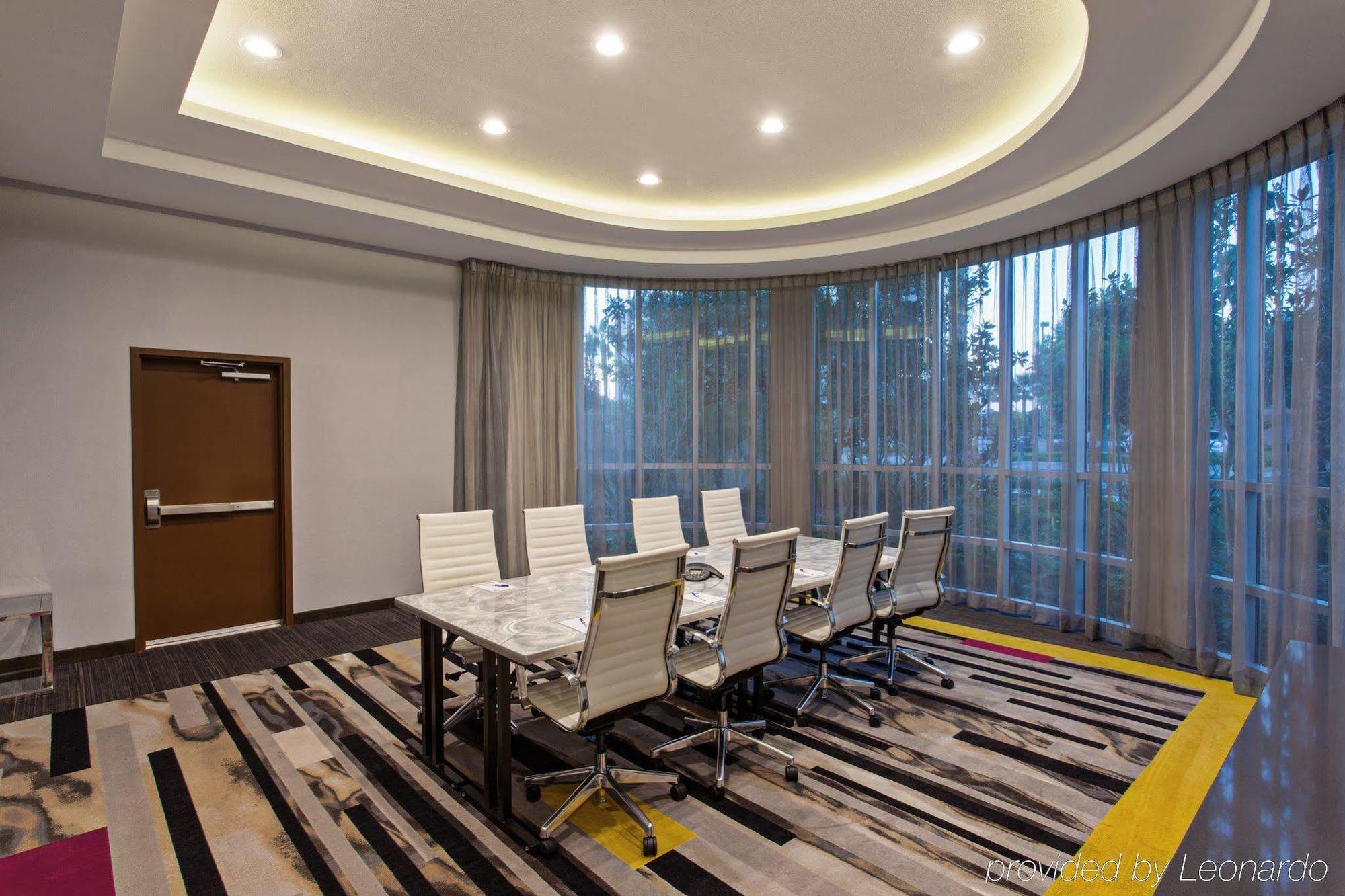 Holiday Inn Express & Suites Anaheim Resort Area By Ihg Exterior foto